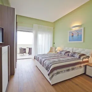 Almar Apartment
