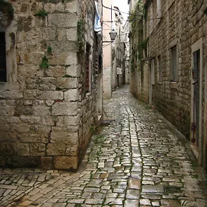 rooms-stipcic.hotels-in-trogir.com/