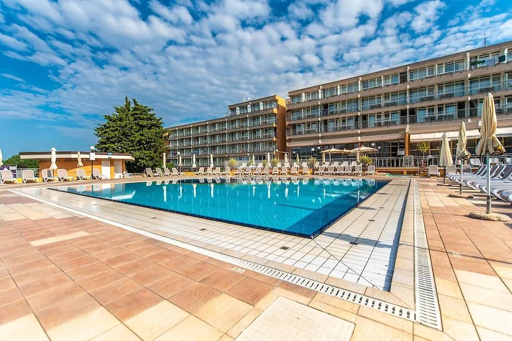 Arena Hotel Holiday Медулин