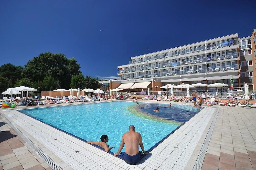 Arena Hotel Holiday Медулин