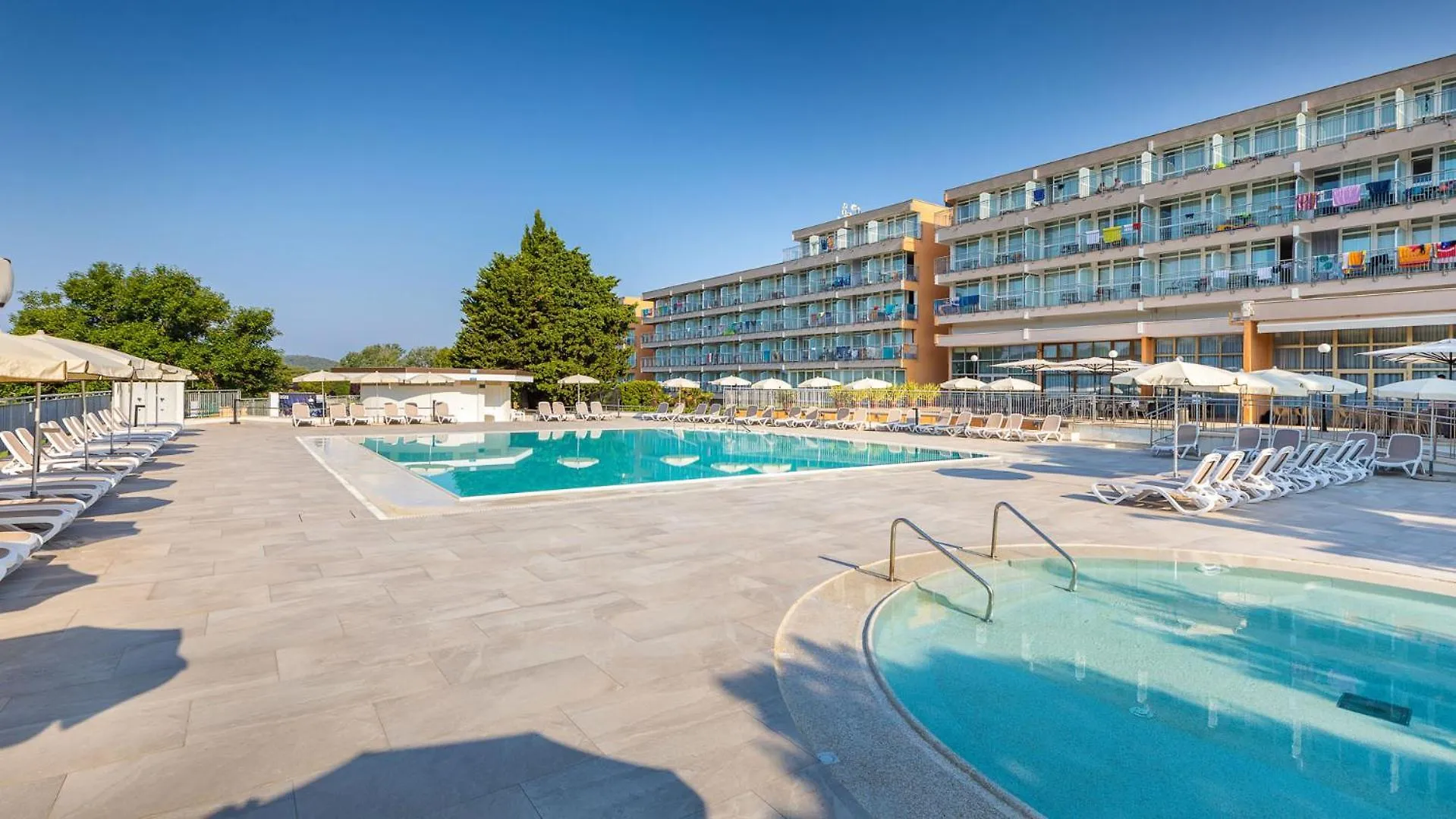 Arena Hotel Holiday Медулин