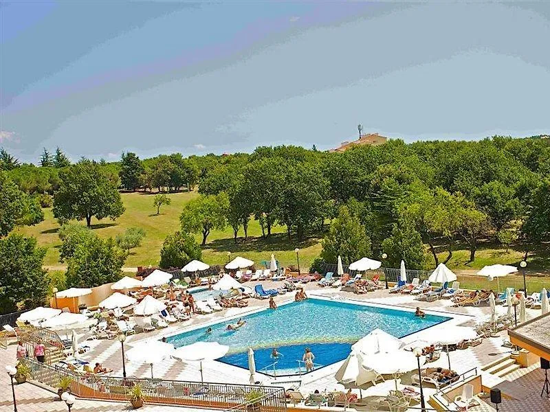 Arena Hotel Holiday Медулин